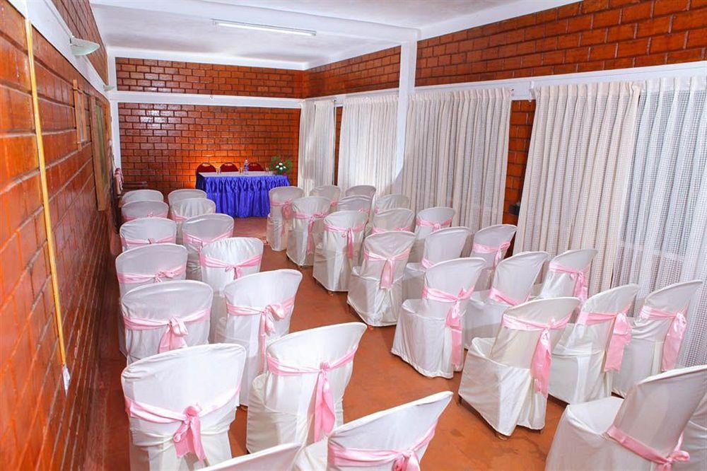 מונאר Forest Haven Resort מראה חיצוני תמונה