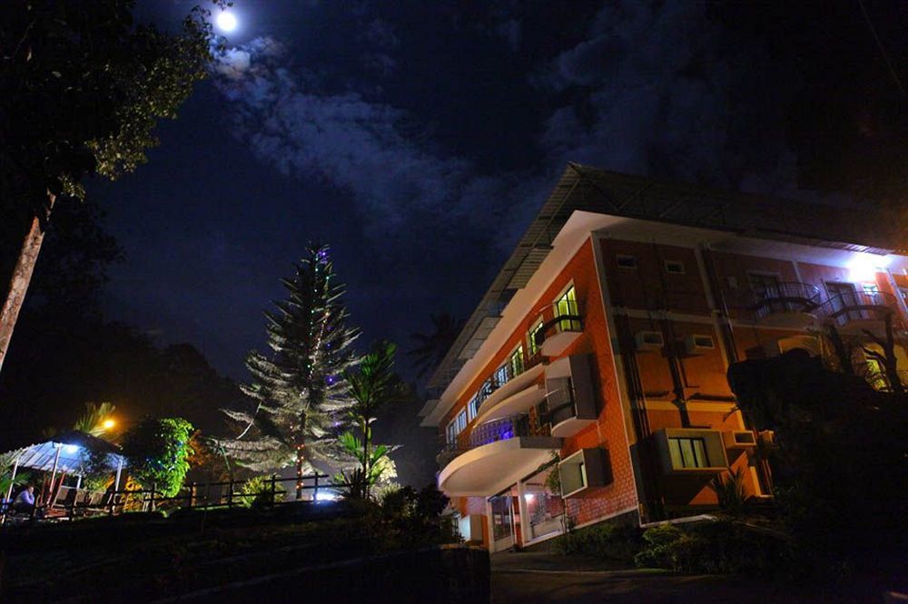 מונאר Forest Haven Resort מראה חיצוני תמונה